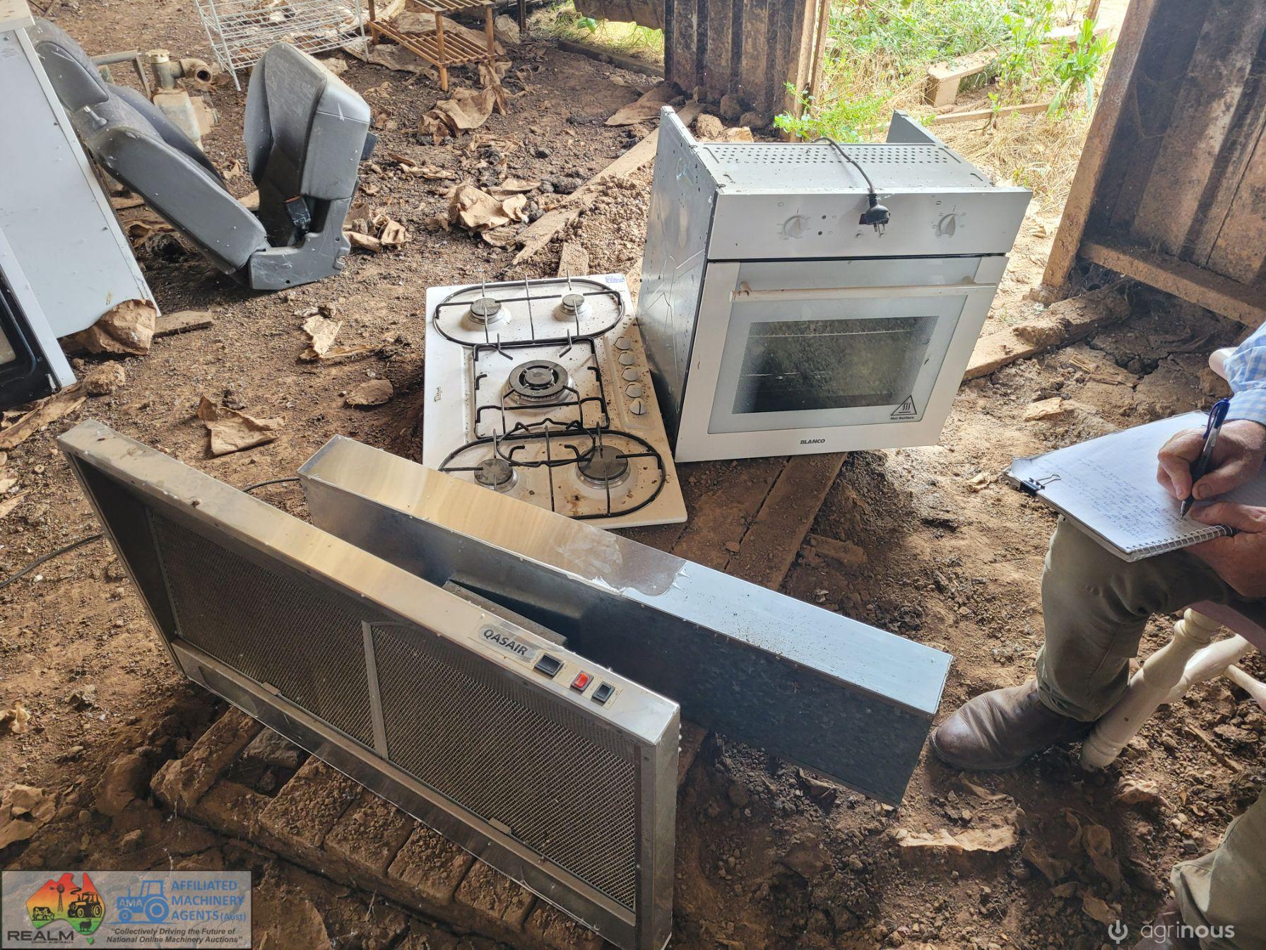 Working Elec. Oven, Gas Hotplate & Qasar Range Hood - photo 7