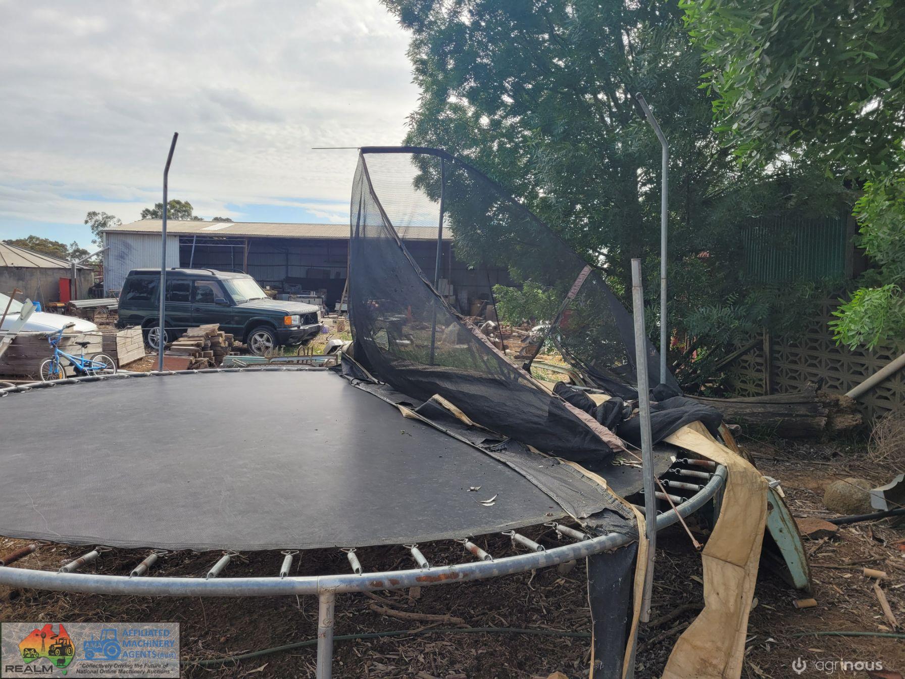 14ft Round Trampoline, with New Safety Net - photo 2