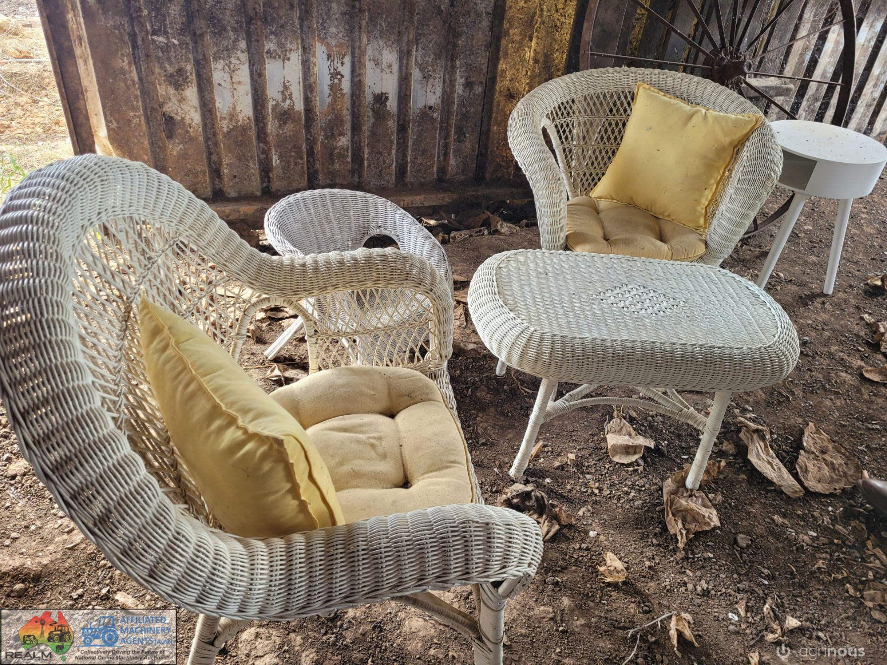 2x Cane Chairs, Coffee Table & Baby Seat - photo 5