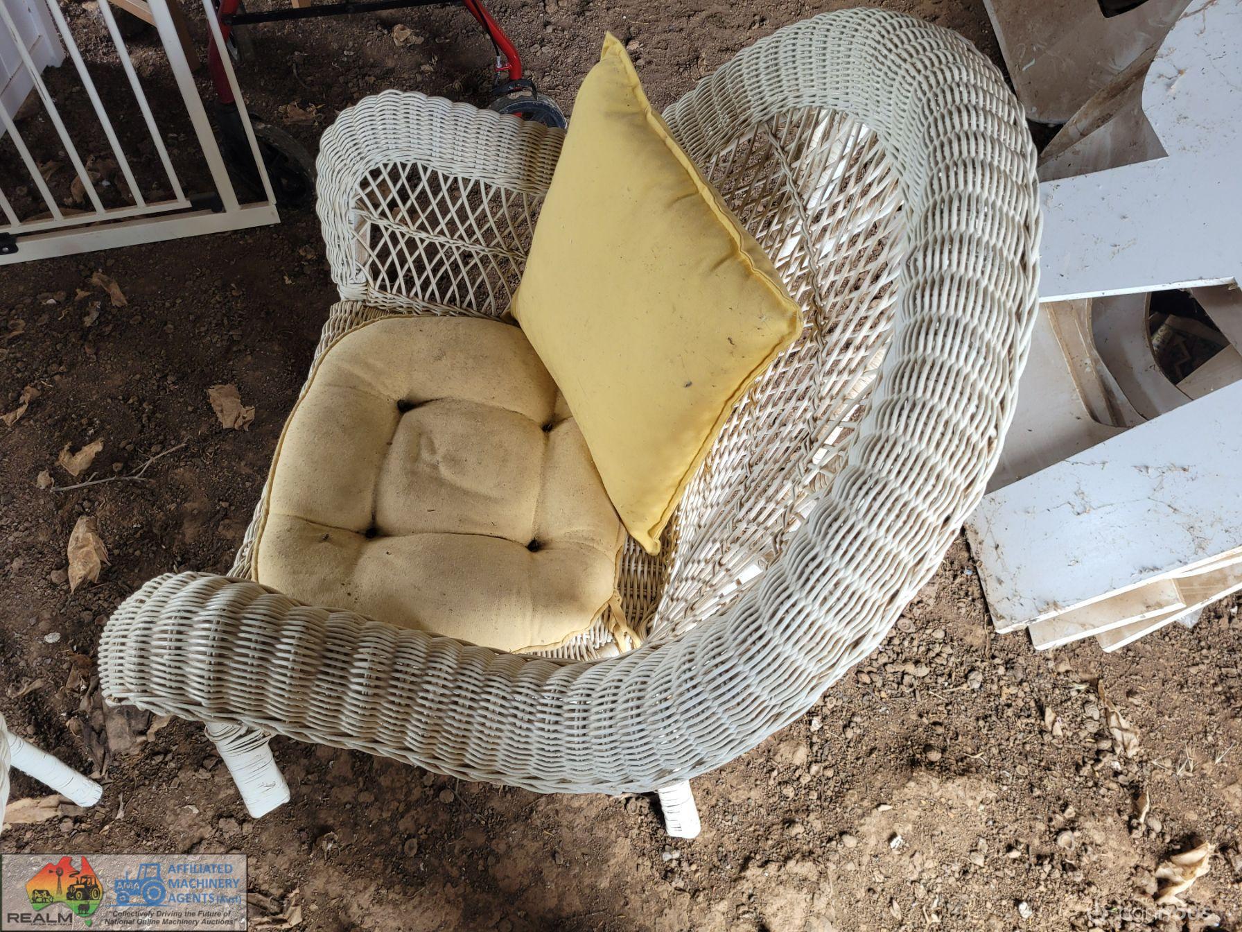 2x Cane Chairs, Coffee Table & Baby Seat - photo 3