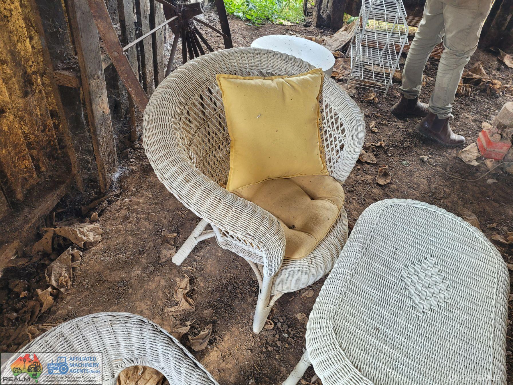 2x Cane Chairs, Coffee Table & Baby Seat - photo 4