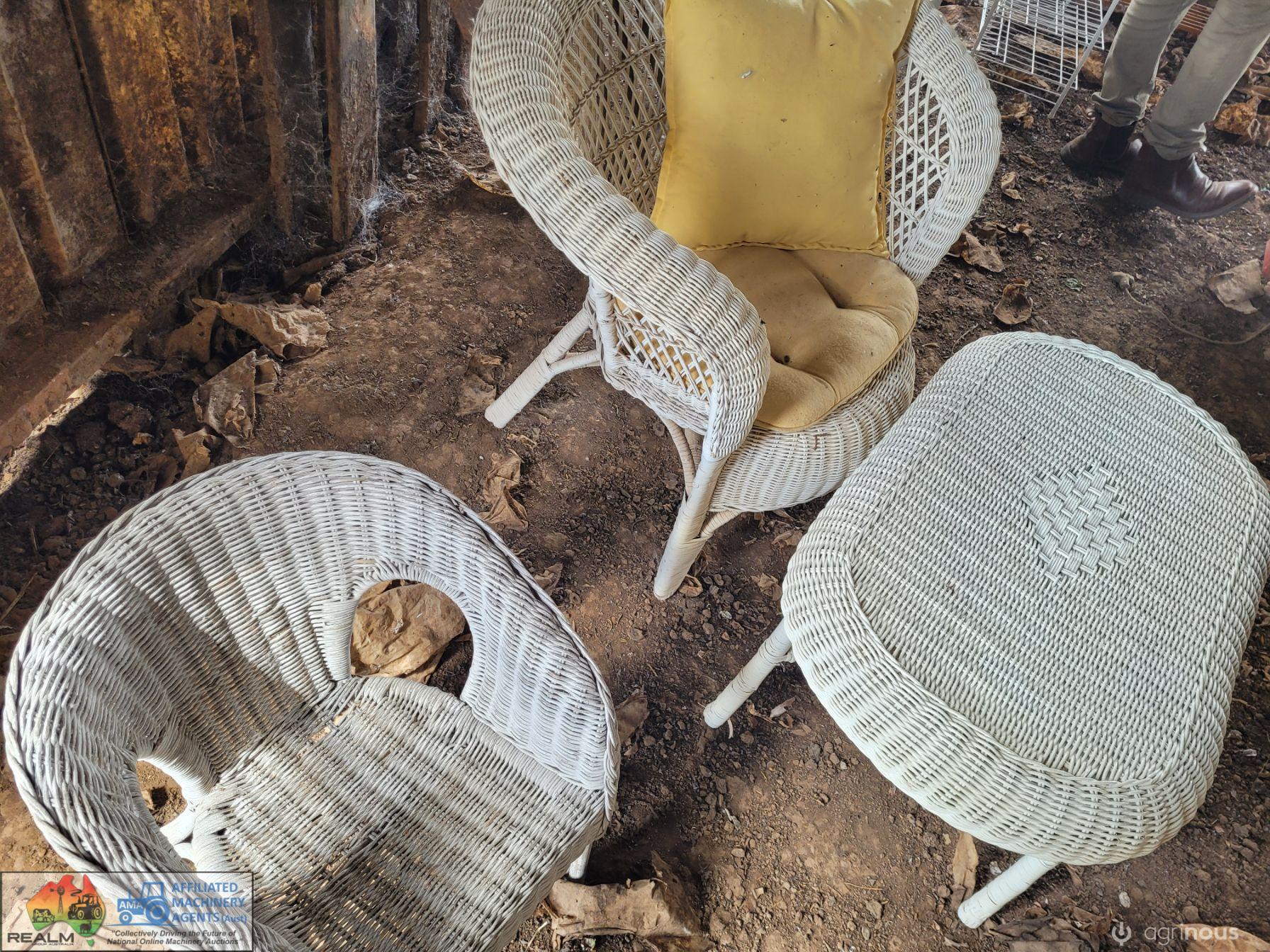 2x Cane Chairs, Coffee Table & Baby Seat - photo 6