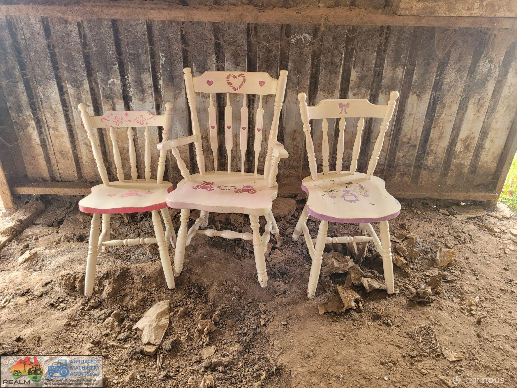 3x Decorative White Chairs
