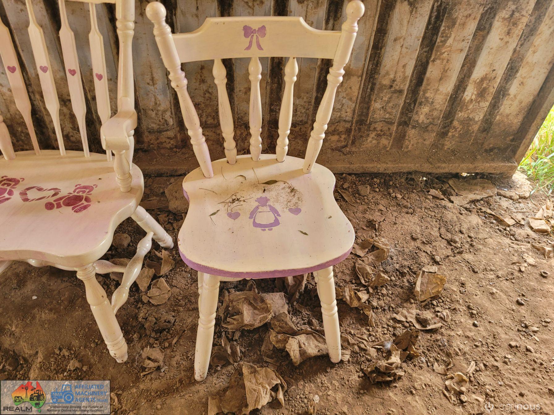 3x Decorative White Chairs - photo 3