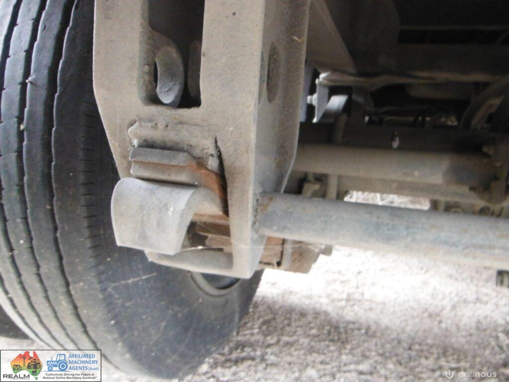 1991 Krueger Drop Deck Trailer (VIN: 6FH7105ABMM004008) - photo 10