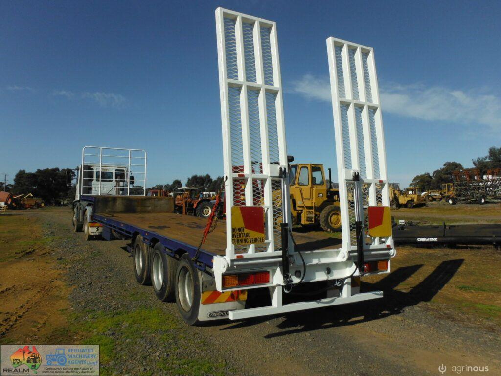 1991 Krueger Drop Deck Trailer (VIN: 6FH7105ABMM004008) - photo 4
