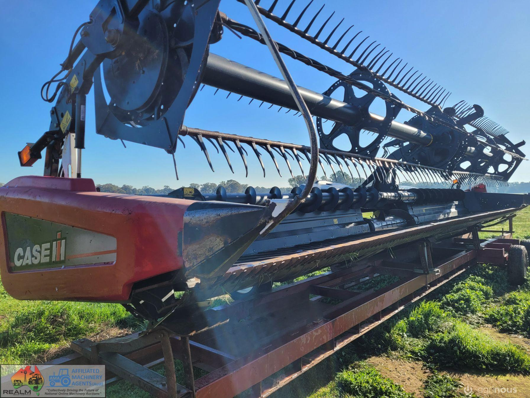 2011 Case 2162-35 Flexi Draper Front (VIN: YBZN28535) - photo 2