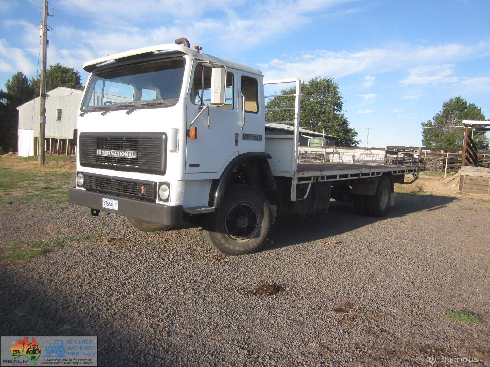 1990  International T2670 Tray Truck (22ft Tray)