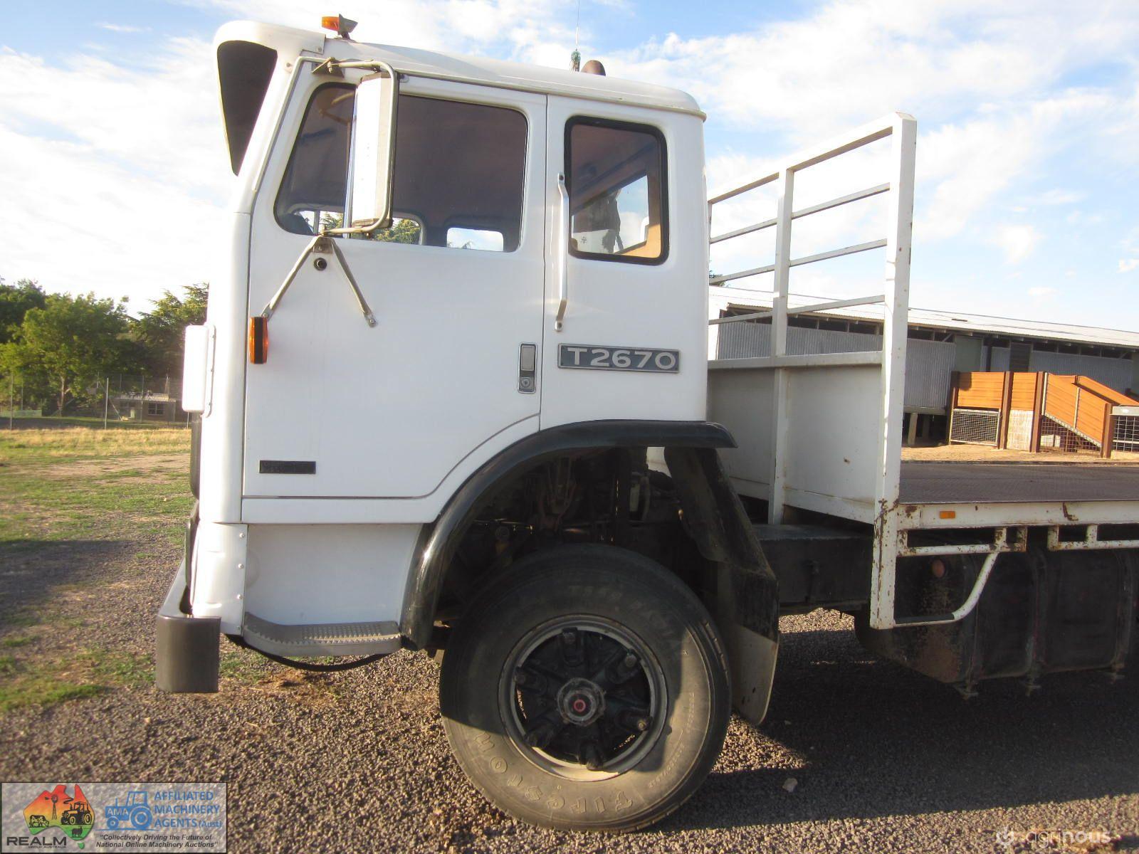 1990  International T2670 Tray Truck (22ft Tray) - photo 6