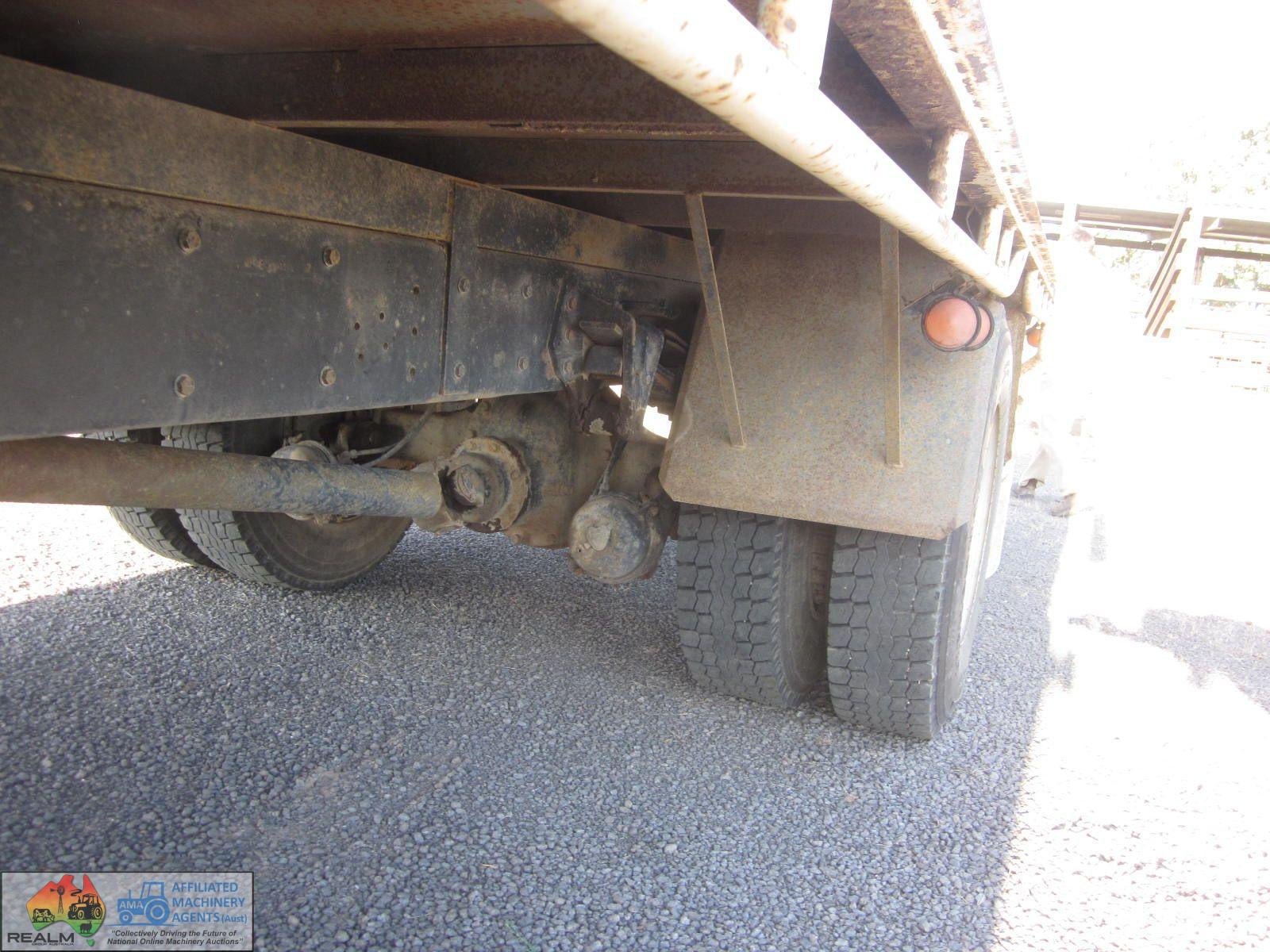 1990  International T2670 Tray Truck (22ft Tray) - photo 7