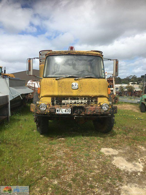 Bedford Diesel 4x4 Fire Truck - photo 3