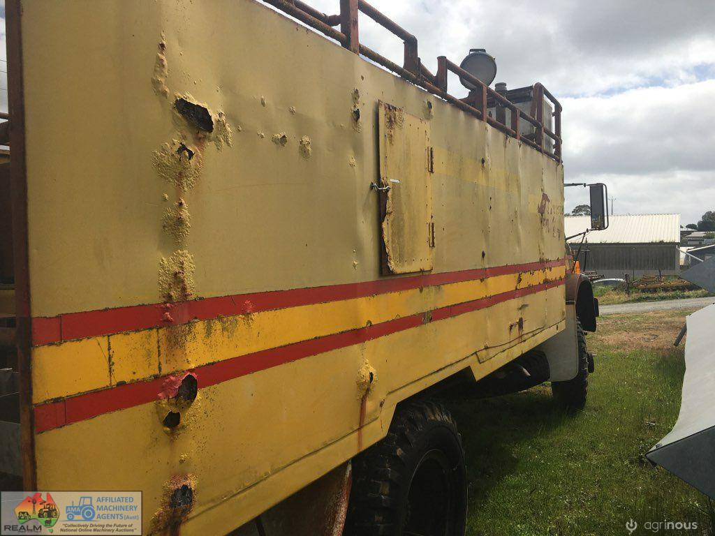 Bedford Diesel 4x4 Fire Truck - photo 8