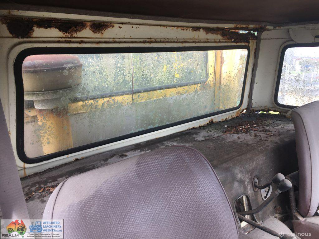 Bedford Diesel 4x4 Fire Truck - photo 17