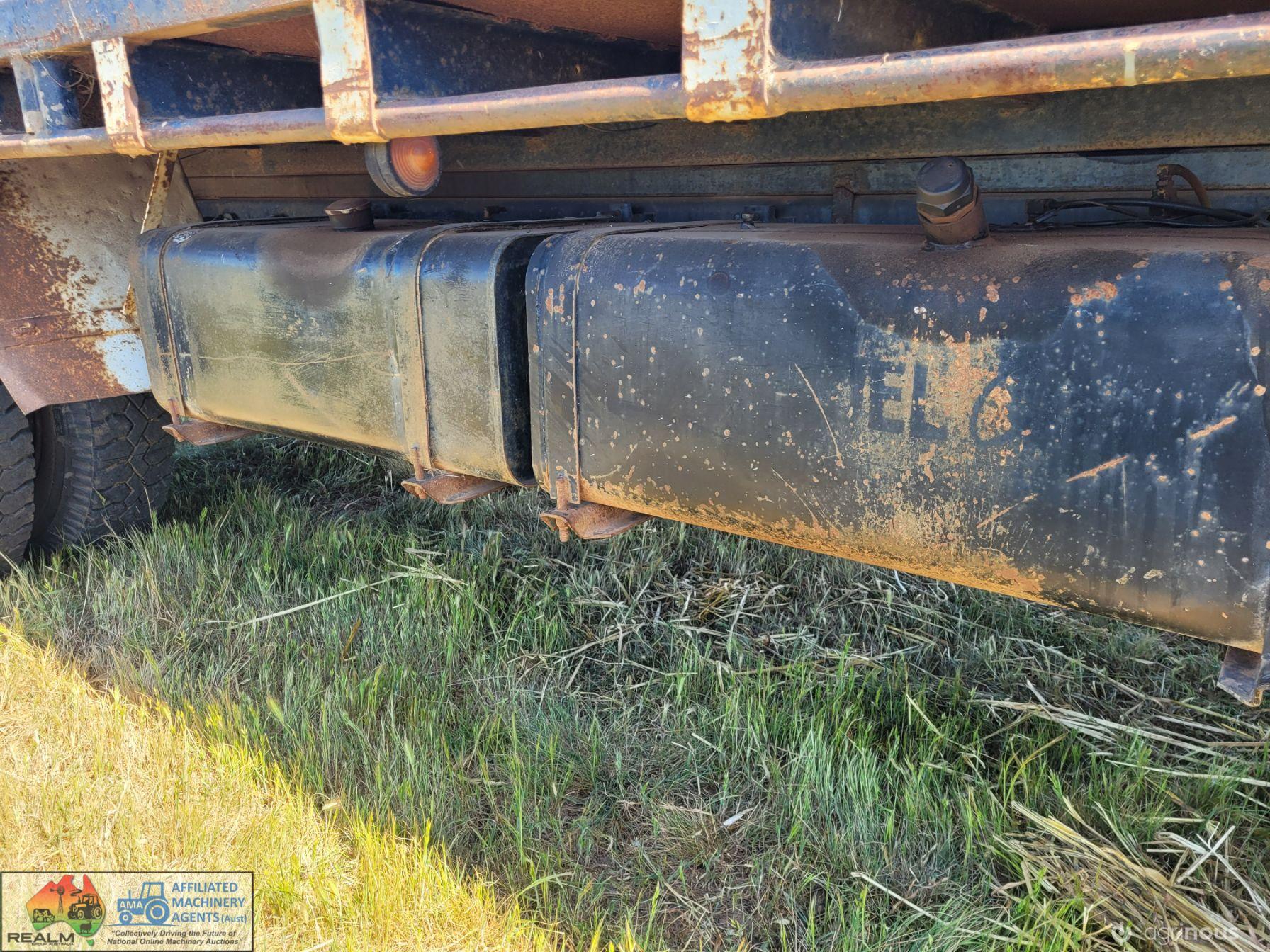 Diesel Acco 1830B Tip Truck - photo 9
