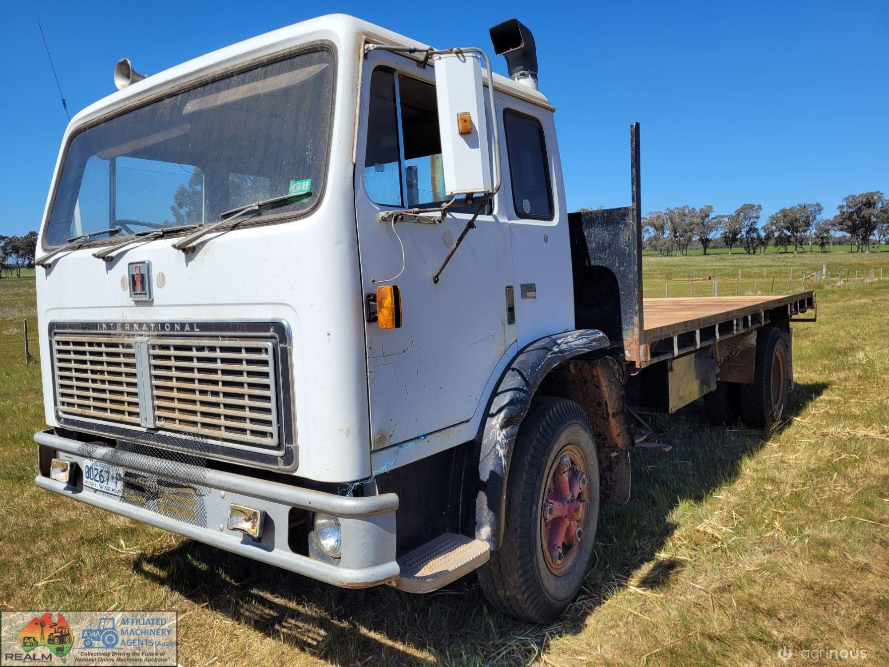 Diesel Acco 1830B Tip Truck - photo 2