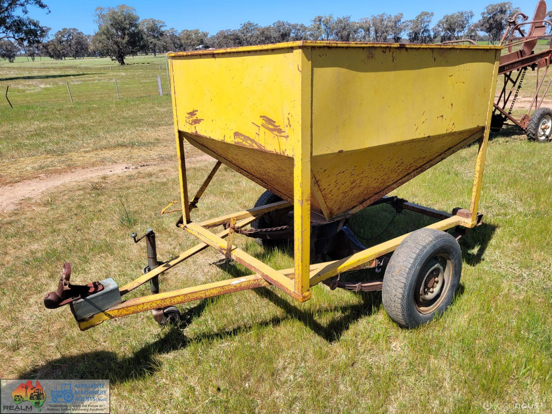 Sheep Grain Trail Feeder - photo 2