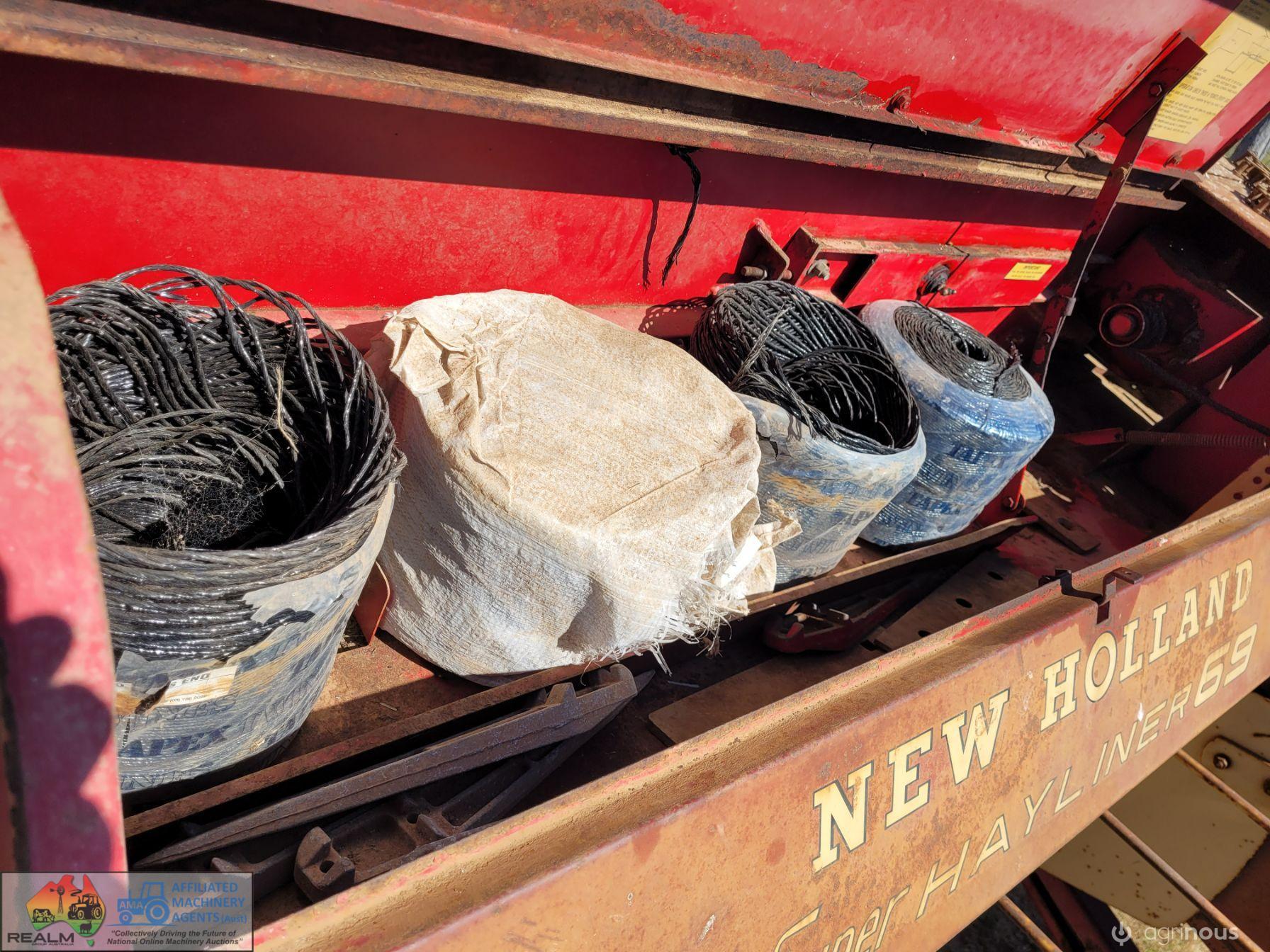 NH Super Hayliner 69 Square Baler - photo 12