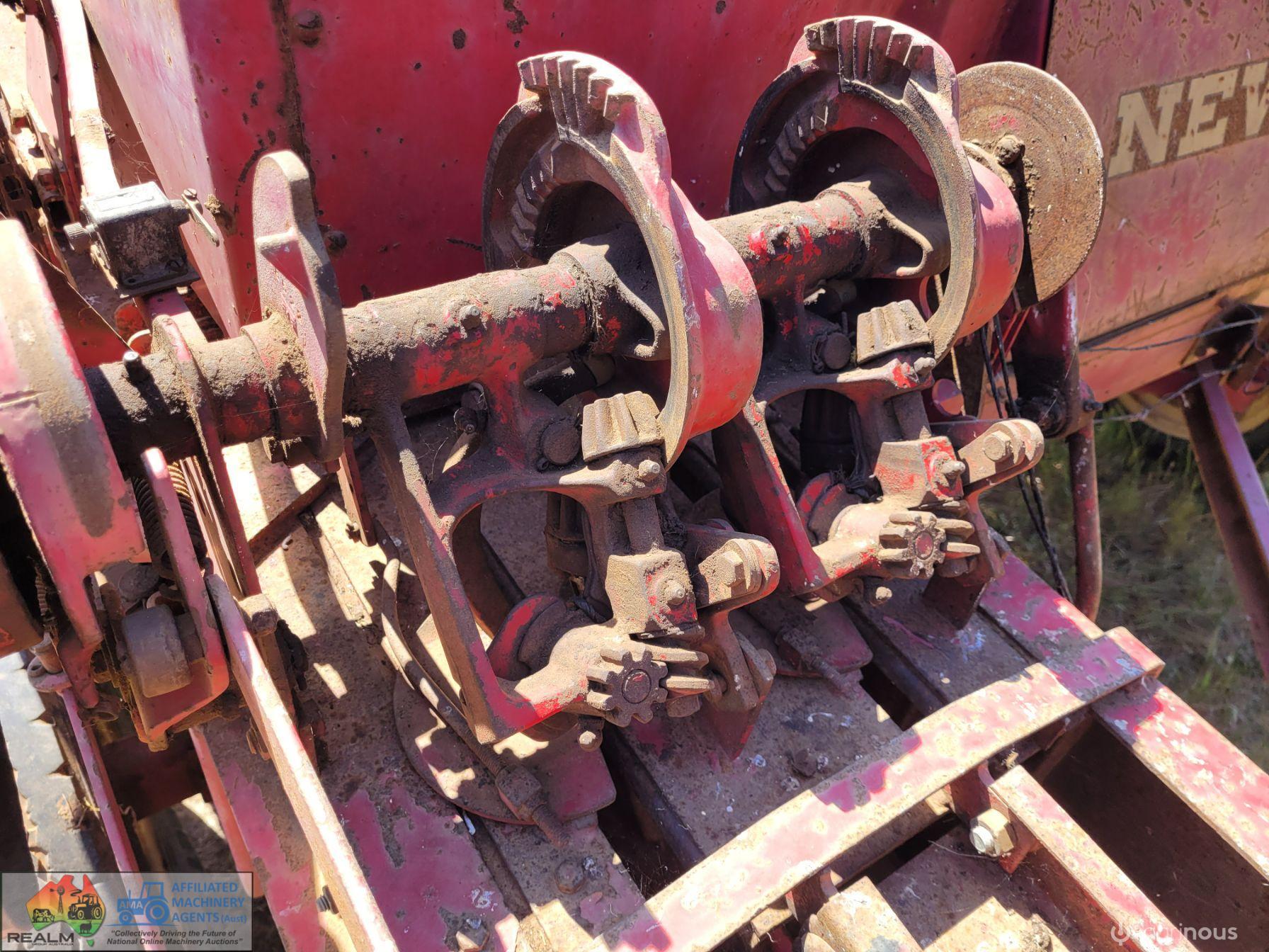 NH Super Hayliner 69 Square Baler - photo 9