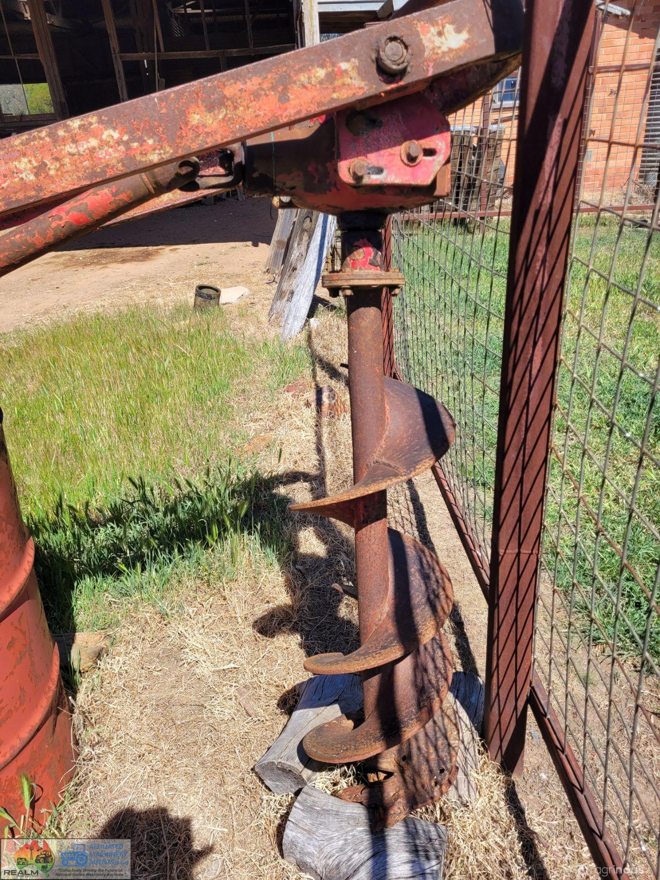 MF Posthole Digger - photo 4