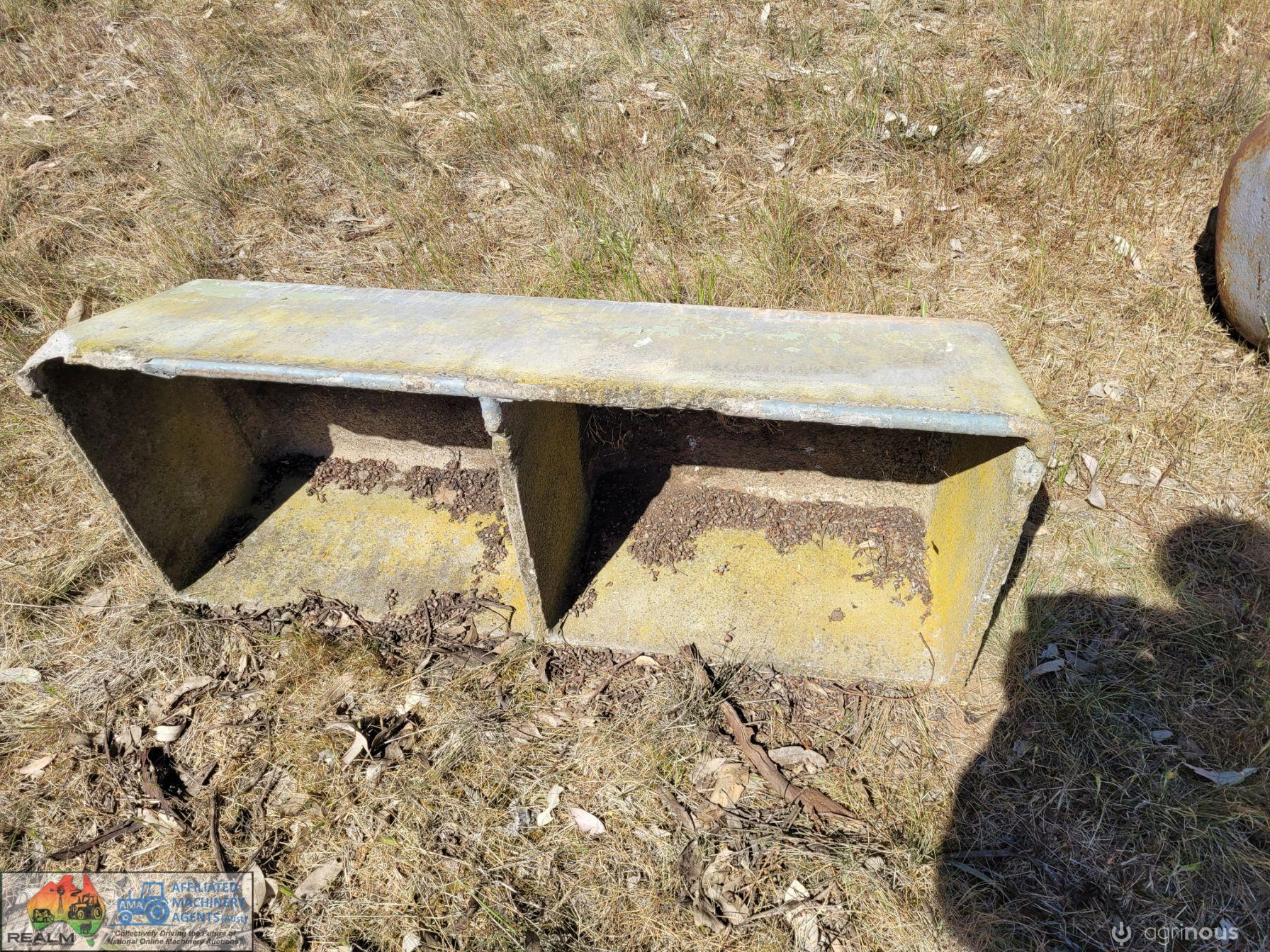 Concrete Wash Trough & 2 Cast-iron Baths - photo 2
