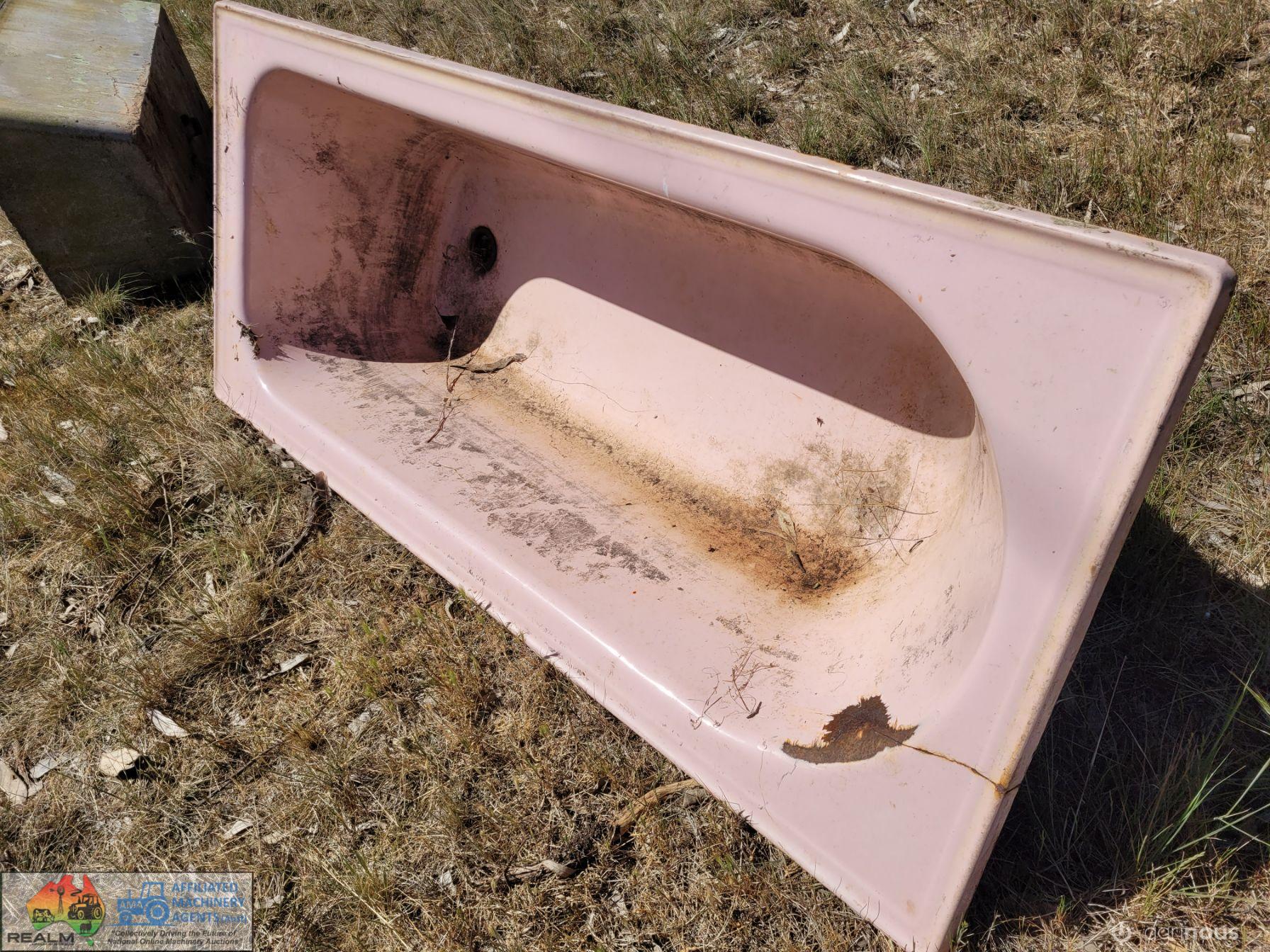 Concrete Wash Trough & 2 Cast-iron Baths - photo 8