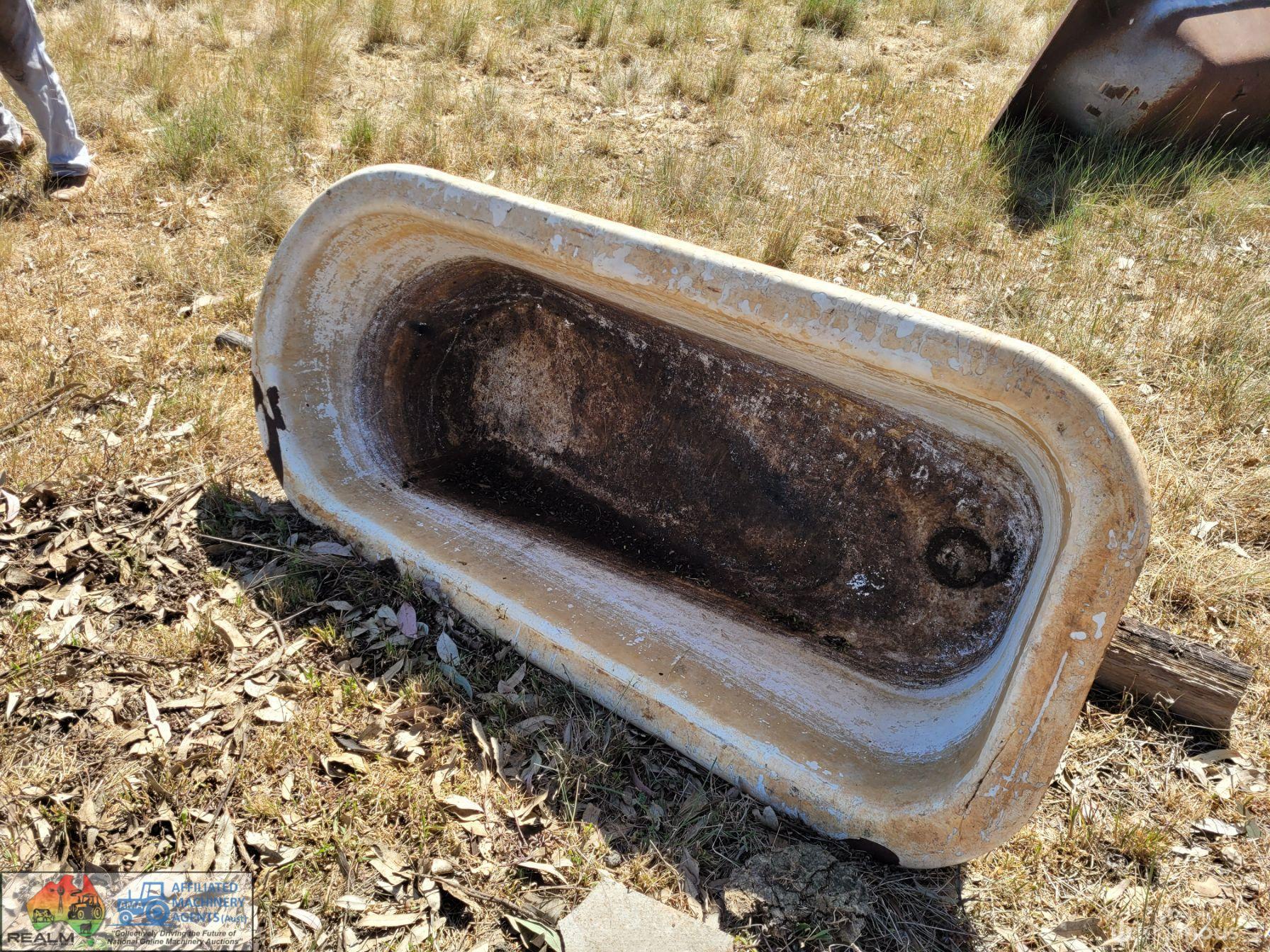 Concrete Wash Trough & 2 Cast-iron Baths - photo 5