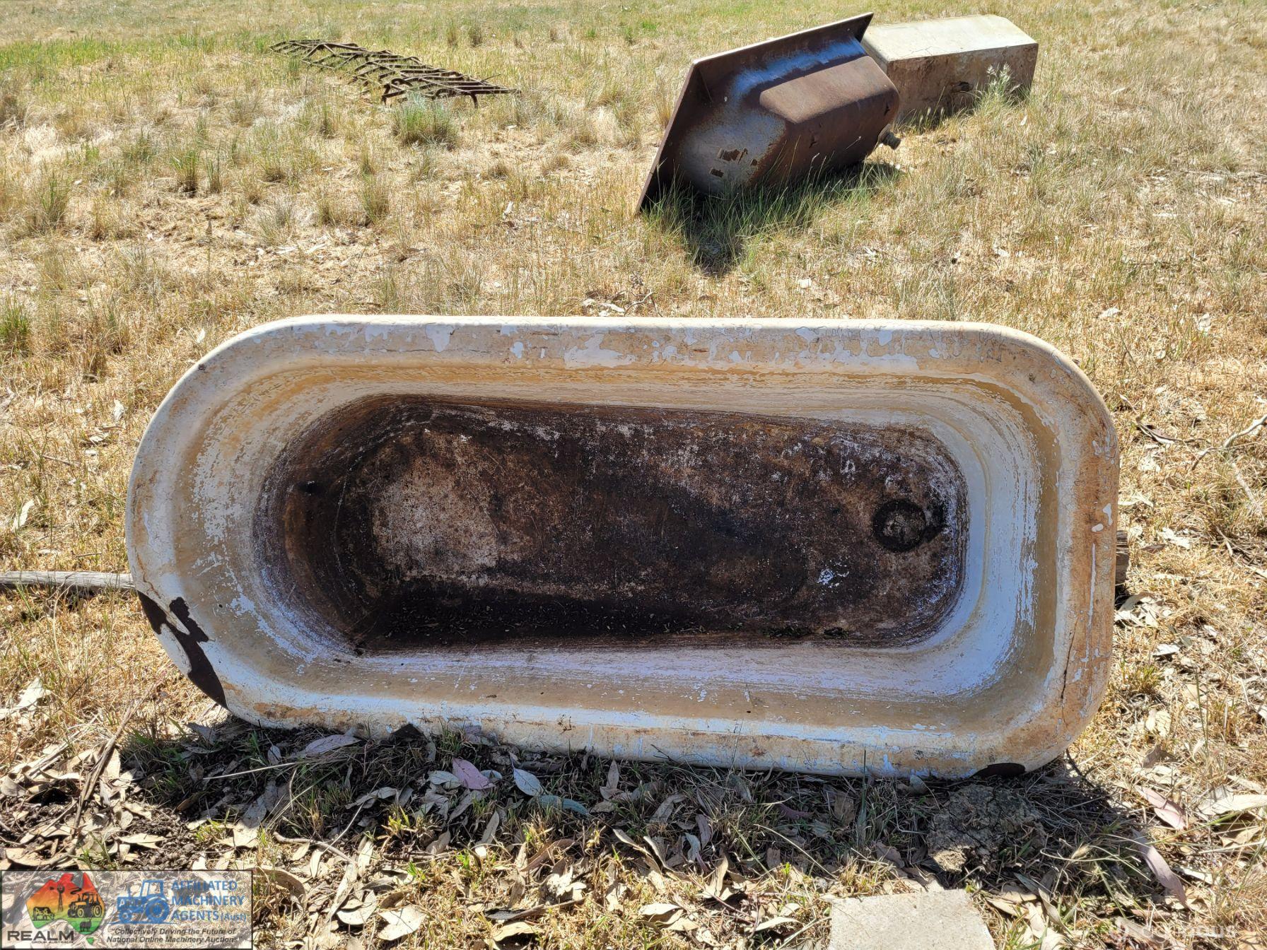Concrete Wash Trough & 2 Cast-iron Baths - photo 4