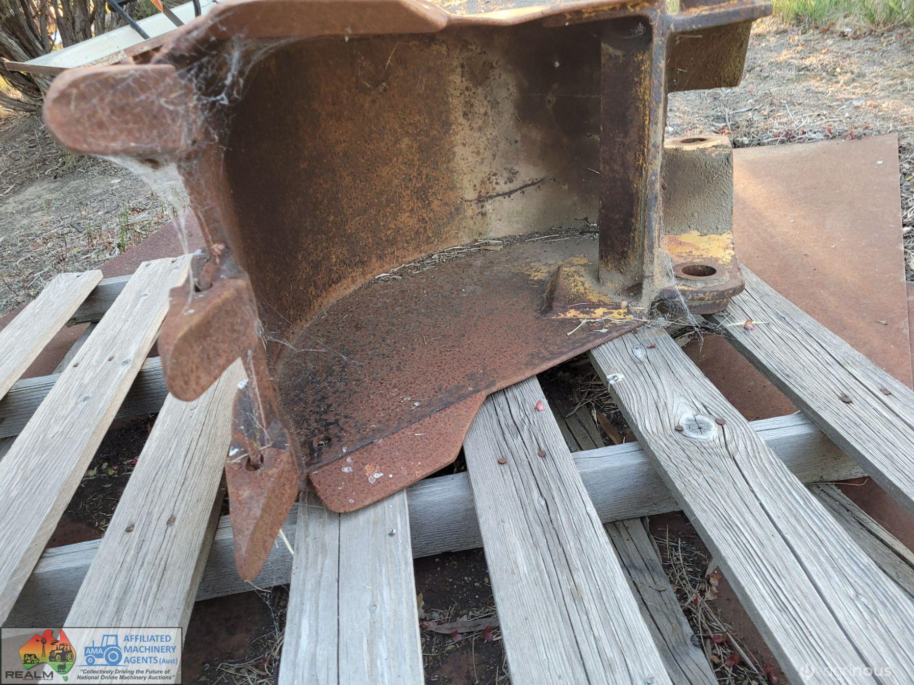 MF-202 Industrial FEL Tractor/Backhoe - photo 12