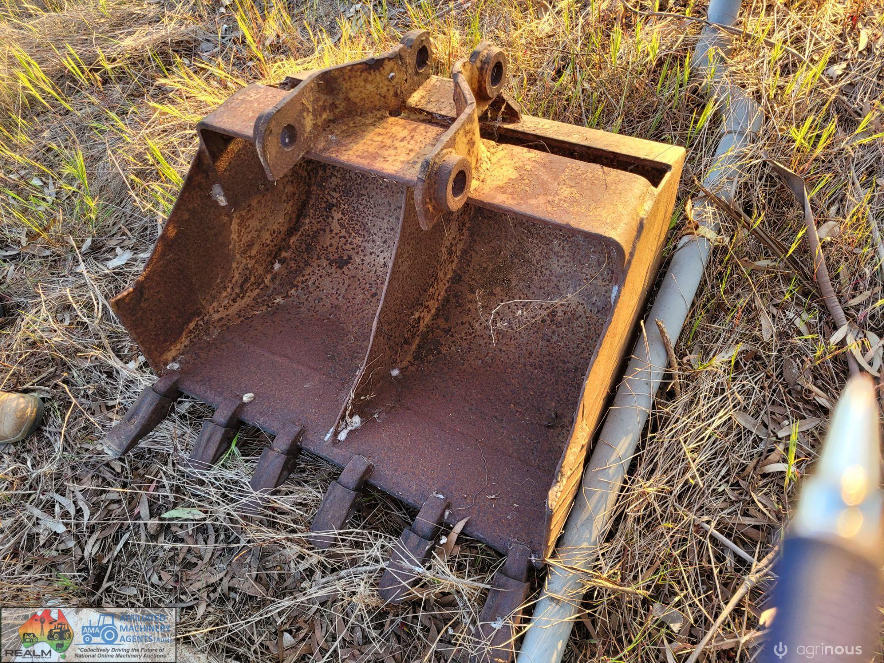 MF-202 Industrial FEL Tractor/Backhoe - photo 14