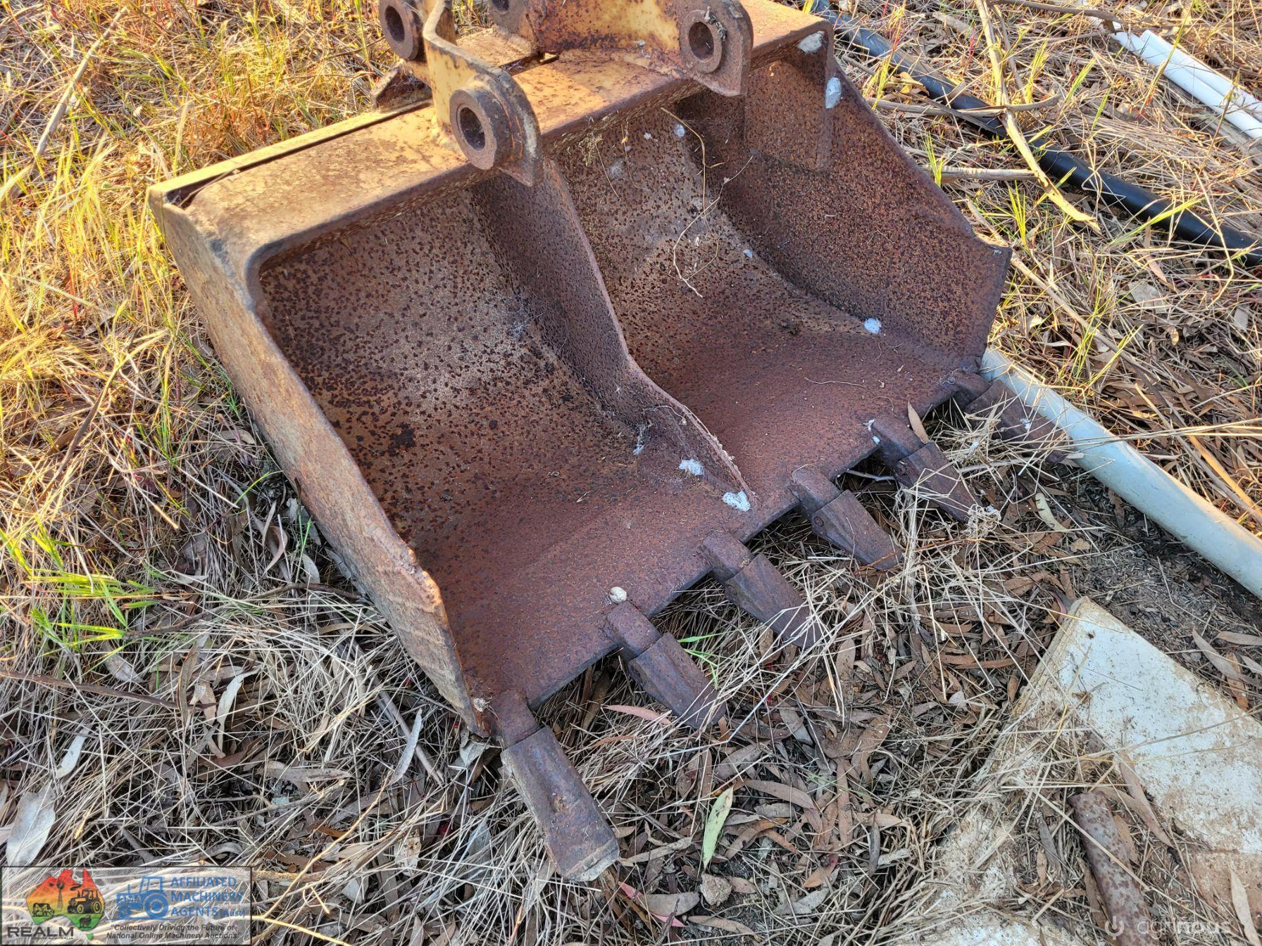MF-202 Industrial FEL Tractor/Backhoe - photo 15