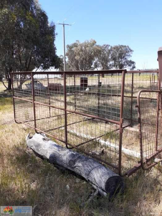 Trailer Crate with Sliding Door (10' x 6'2") - photo 2