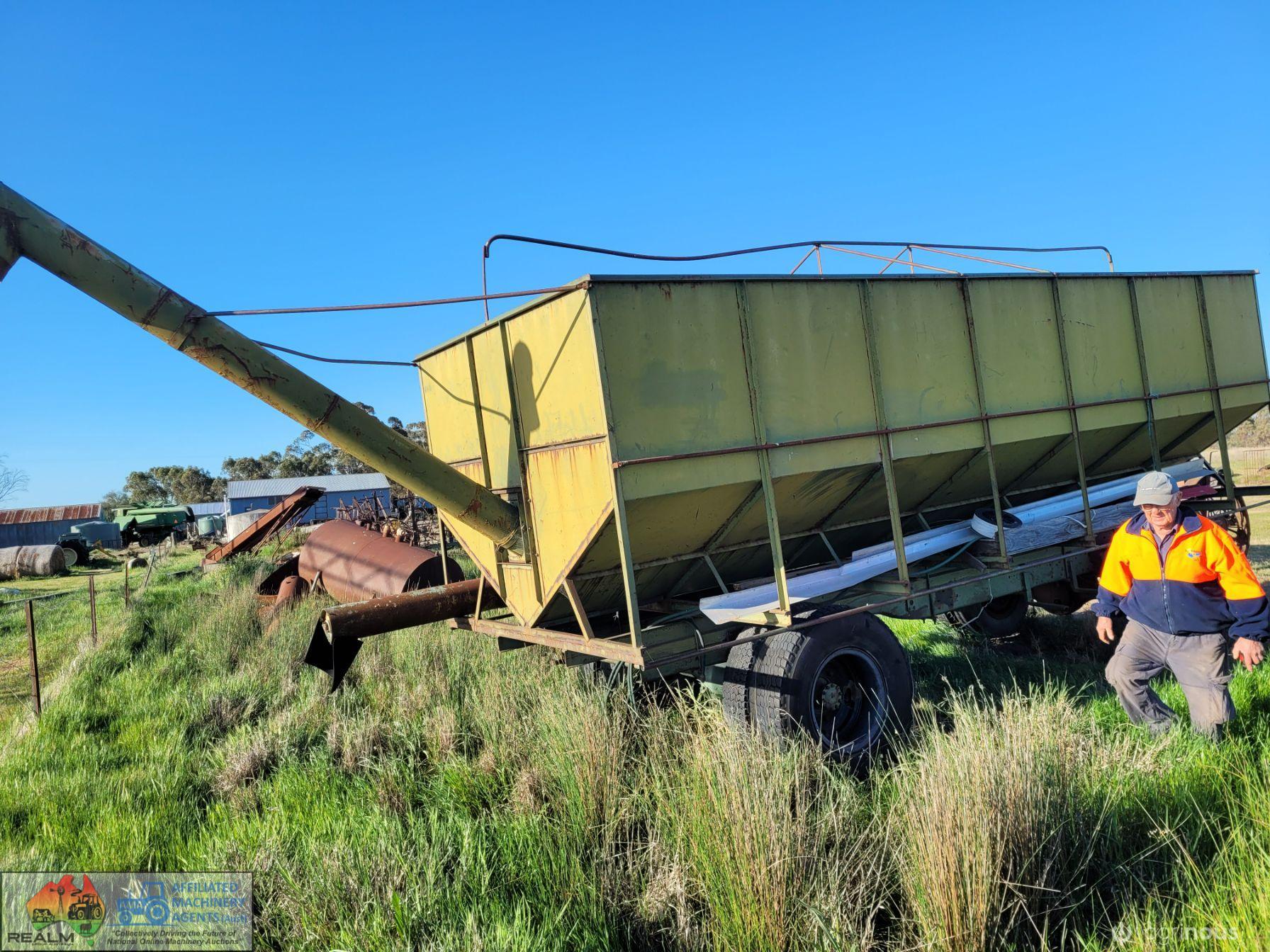 Grain Bin on Truck Chassis - photo 7