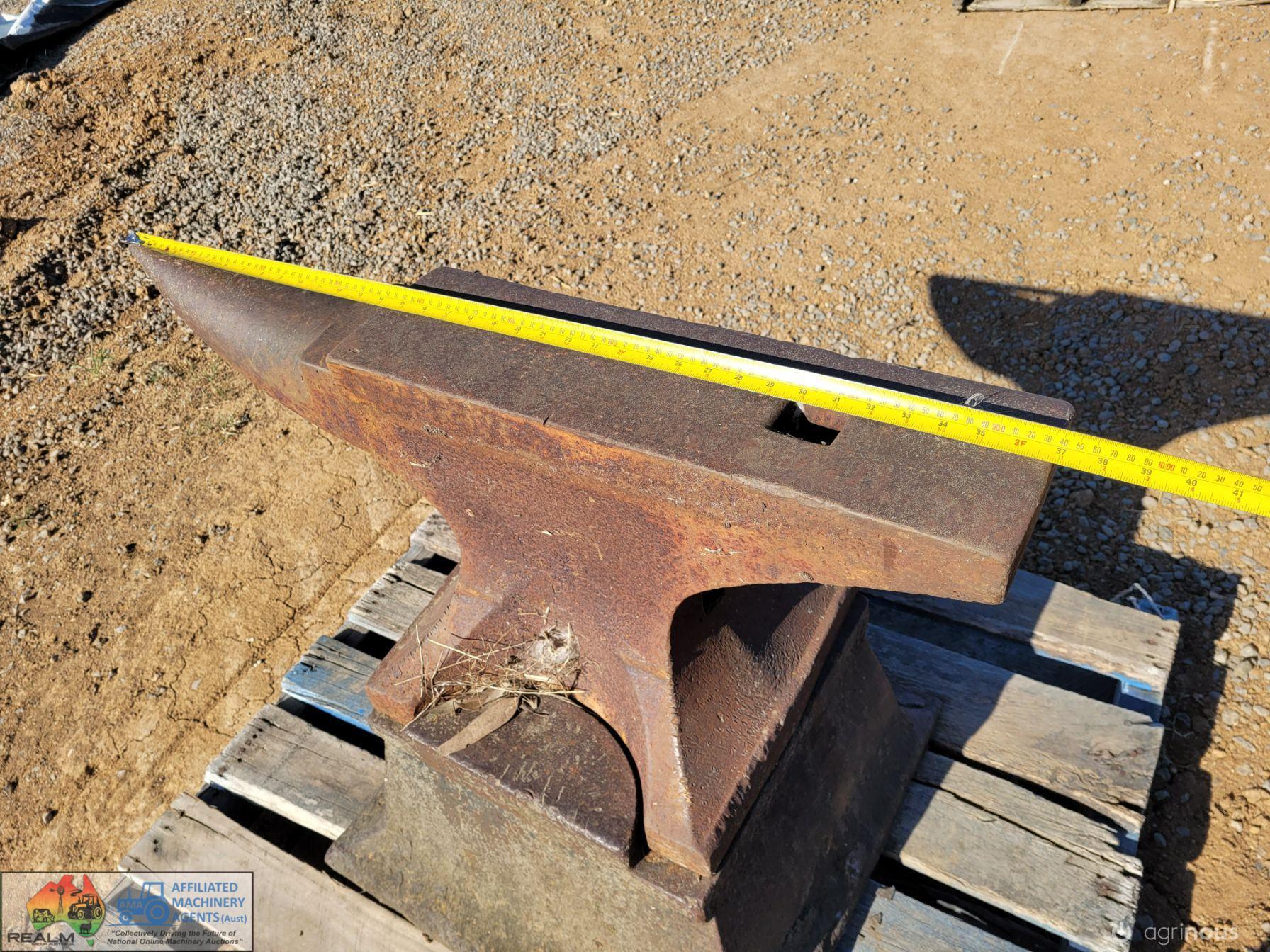Extra Heavy 3ft Anvil on Cast Iron Pedestal - photo 3