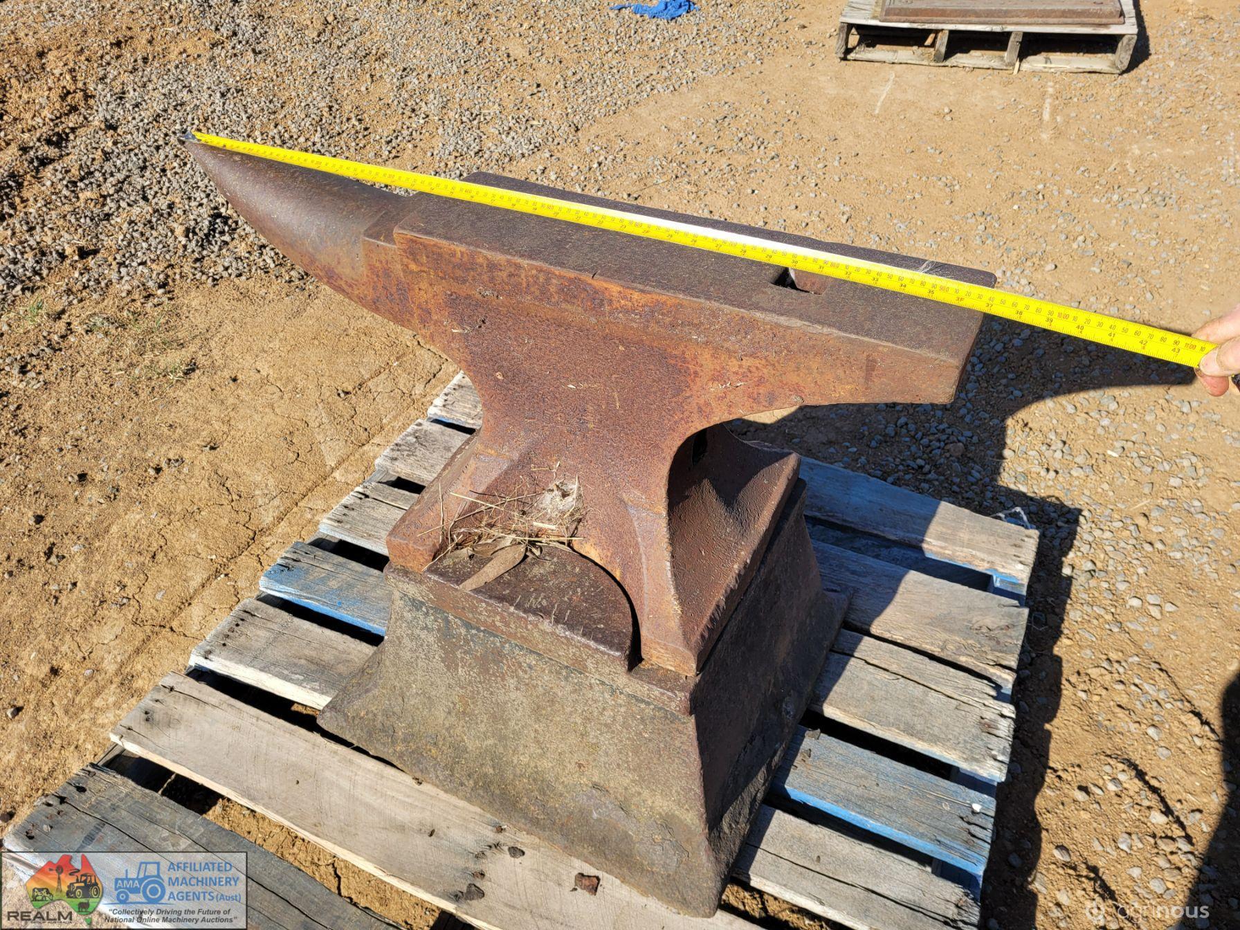 Extra Heavy 3ft Anvil on Cast Iron Pedestal - photo 2