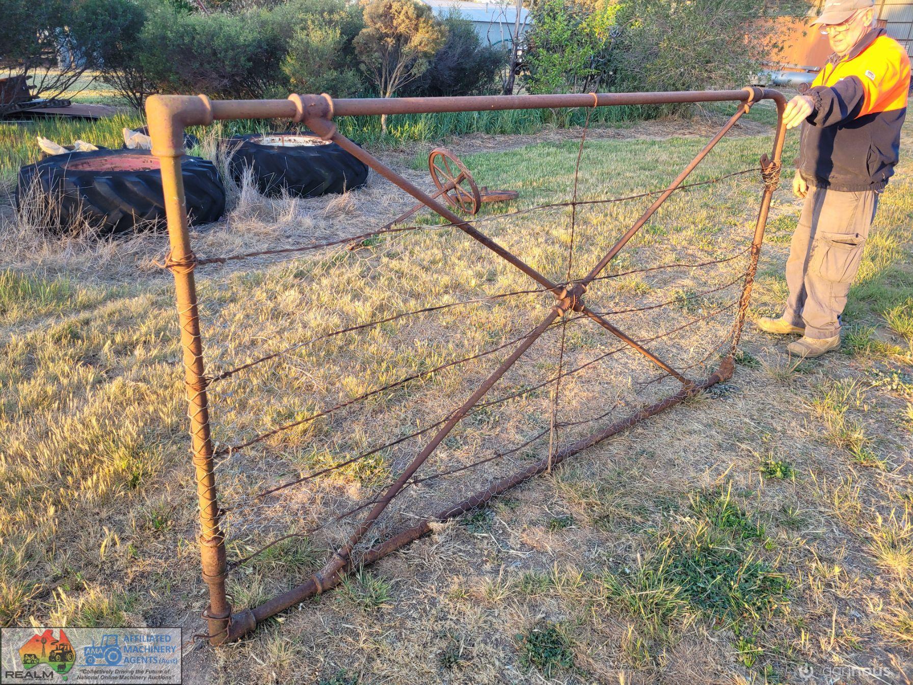8ft McKay Gate (Good cond.) - photo 3