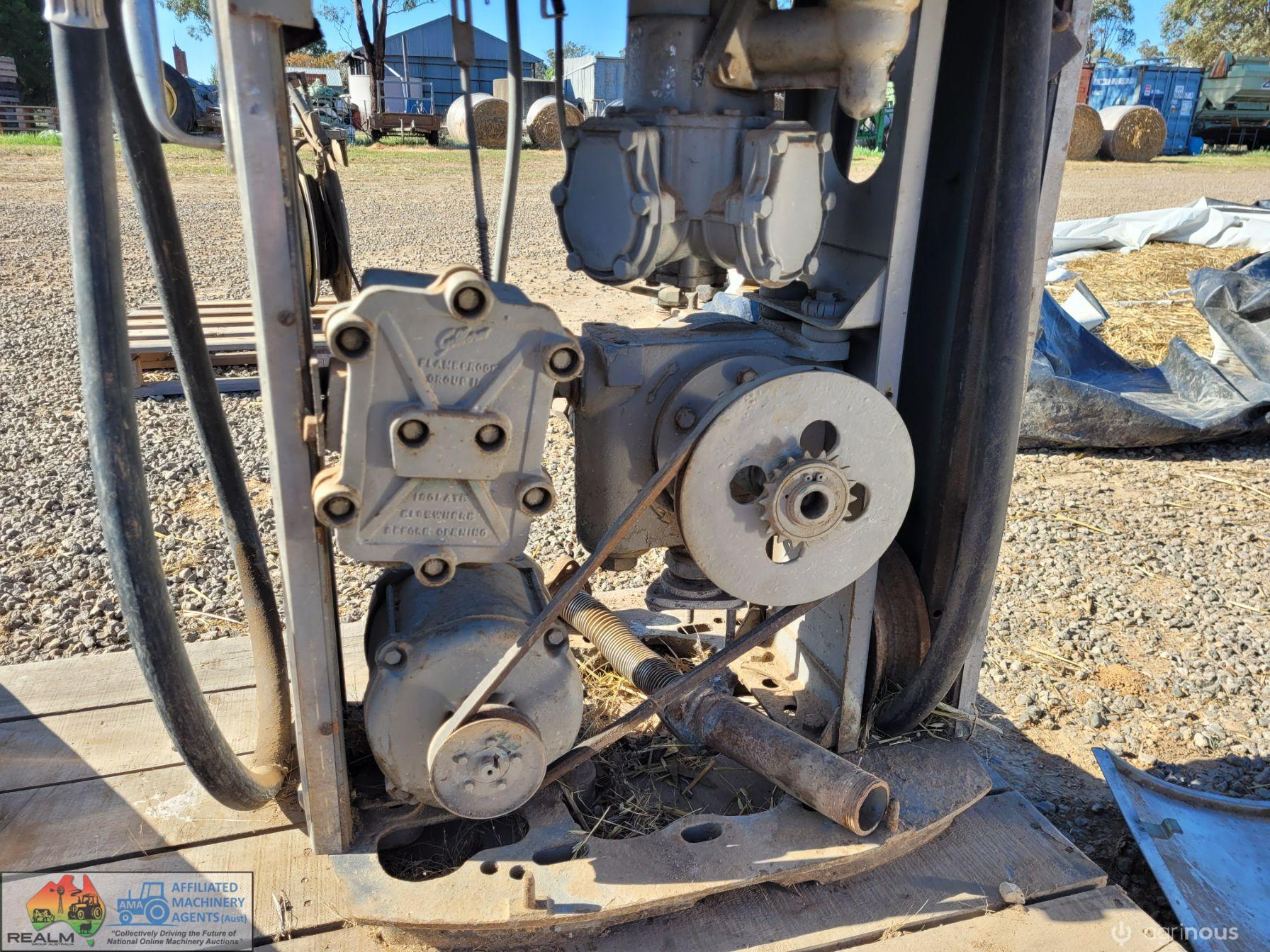 Mobil Electric Fuel Bowser - photo 3