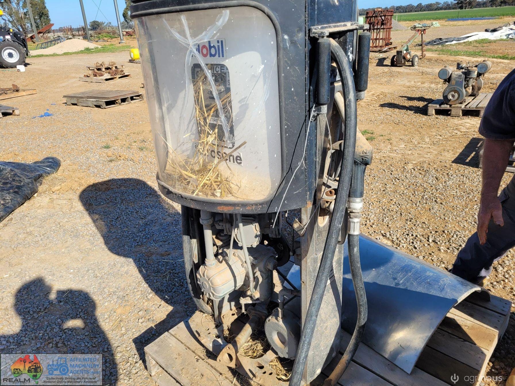 Mobil Electric Fuel Bowser - photo 6