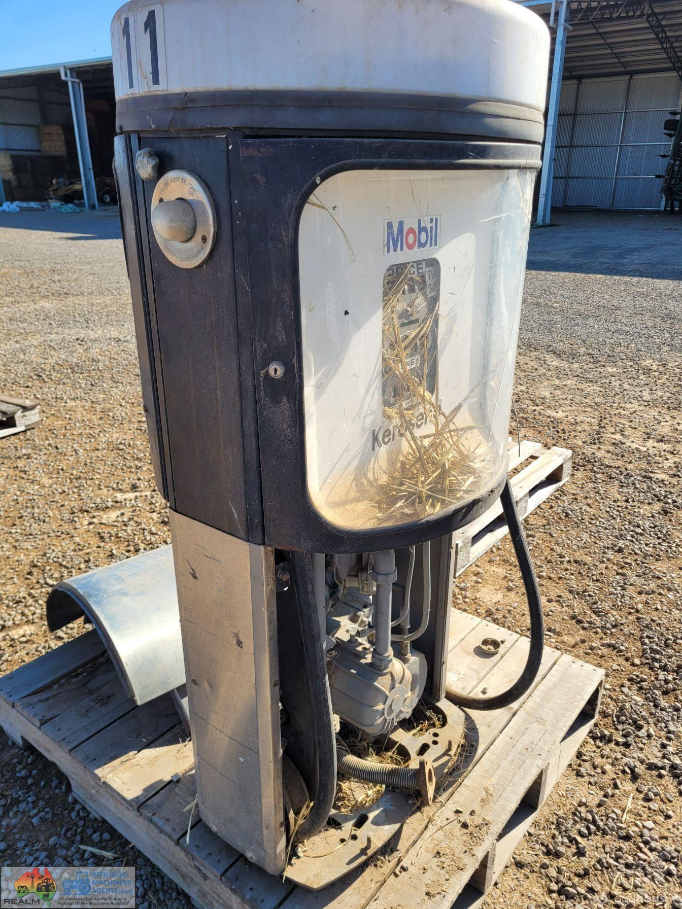Mobil Electric Fuel Bowser - photo 4