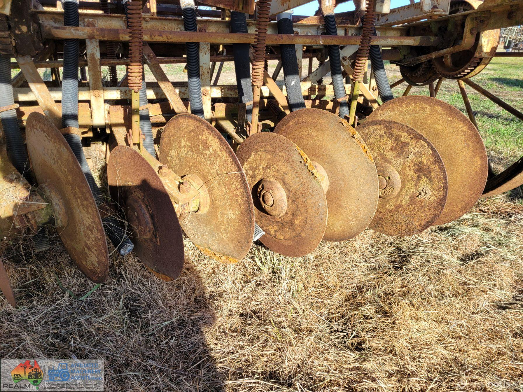 16 Row Disc Combine Seeder - photo 4