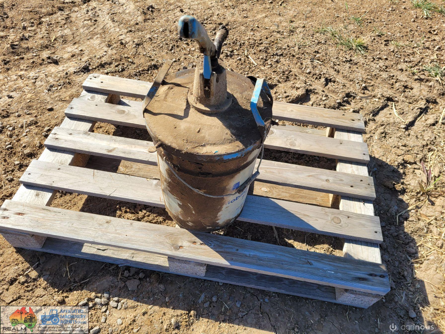 Mobil Grease Gun Filler Pump