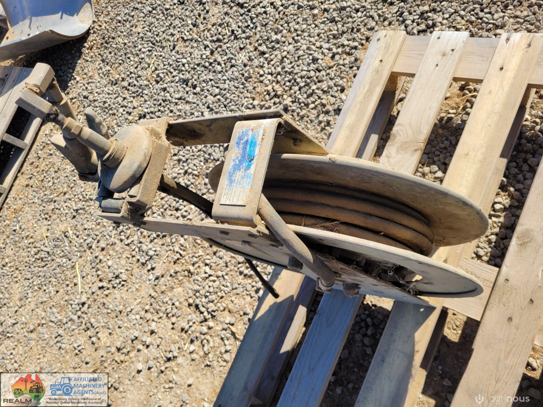 Retractable Grease Hose with Hand Gun - photo 2