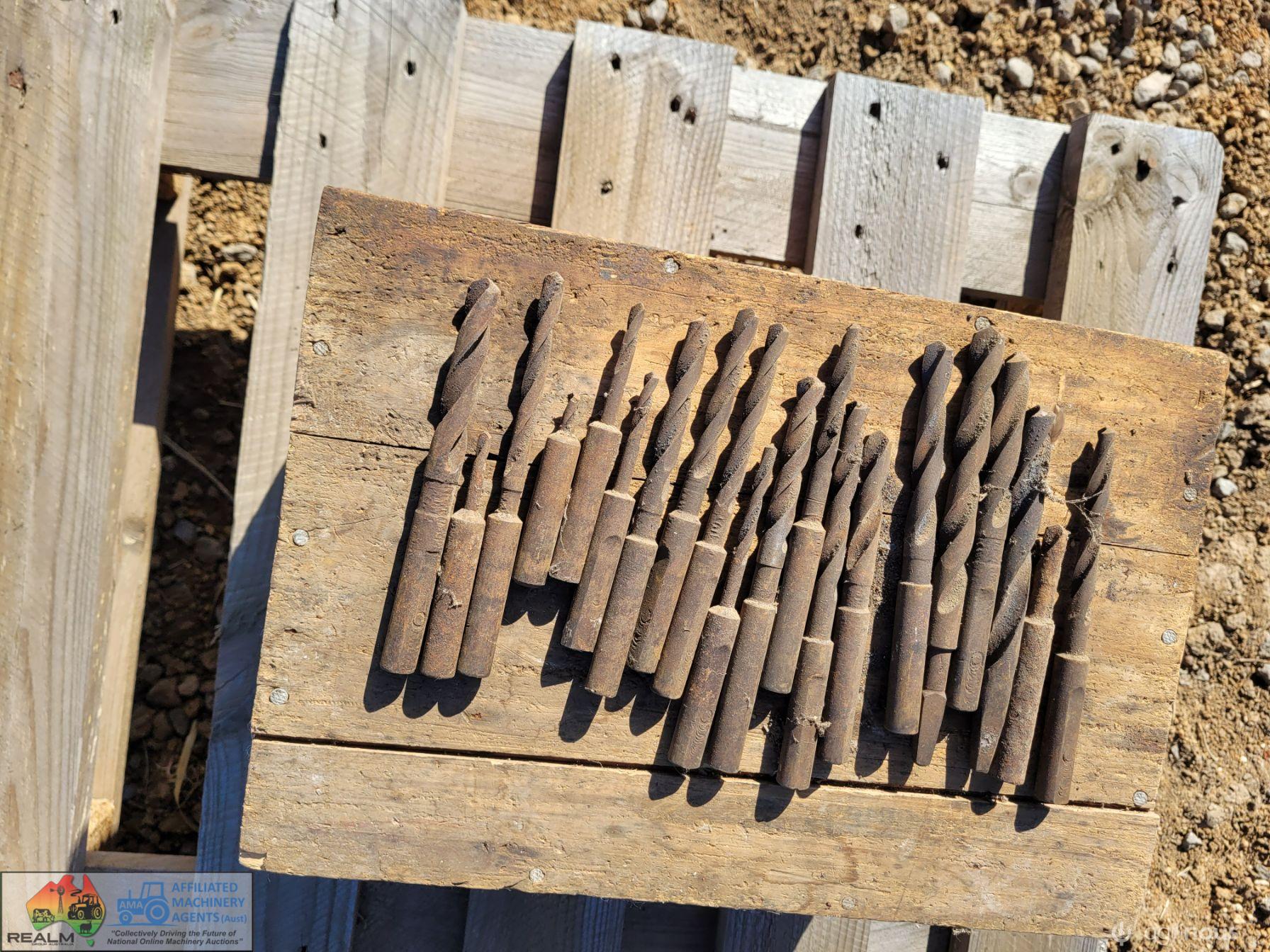 Antique Hand Operated Drill Press & Original Drill Bits - photo 4