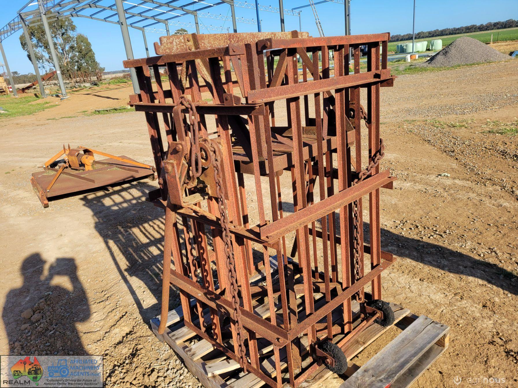 Gardiner Lever Action Wool Press with 2 Bins