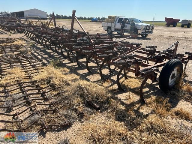 740 International - Folding Scarifier - 69 Tynes - photo 8