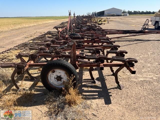 740 International - Folding Scarifier - 69 Tynes - photo 7