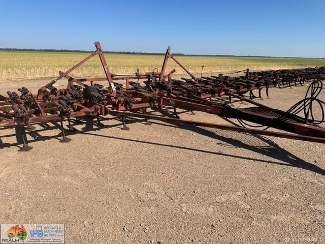 740 International - Folding Scarifier - 69 Tynes - photo 4
