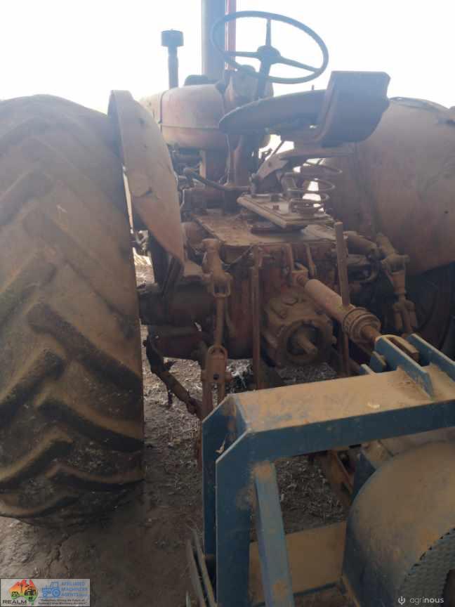 A 554 International Tractor & Pump - photo 4