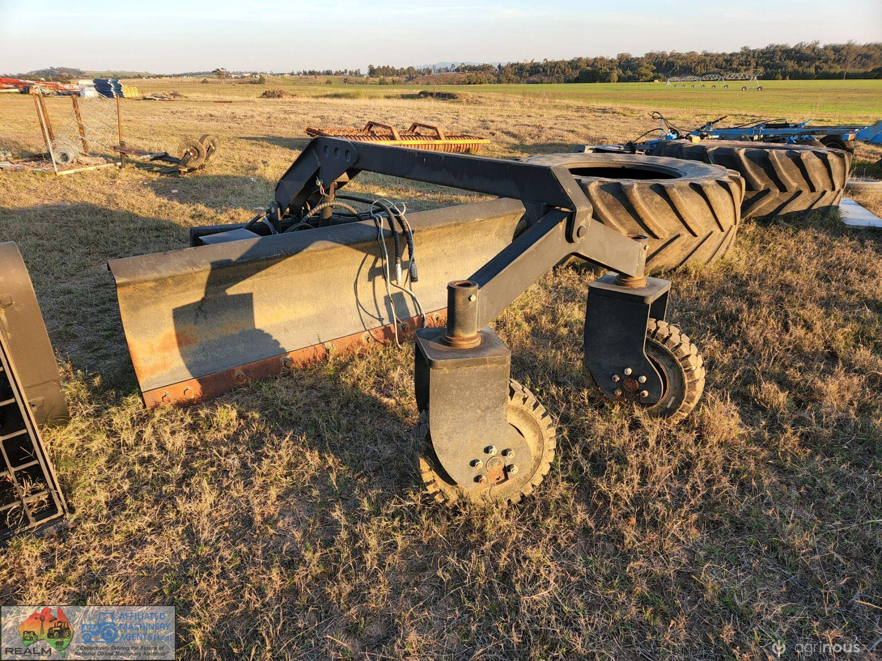 Skid Steer 6 way Grader Blade