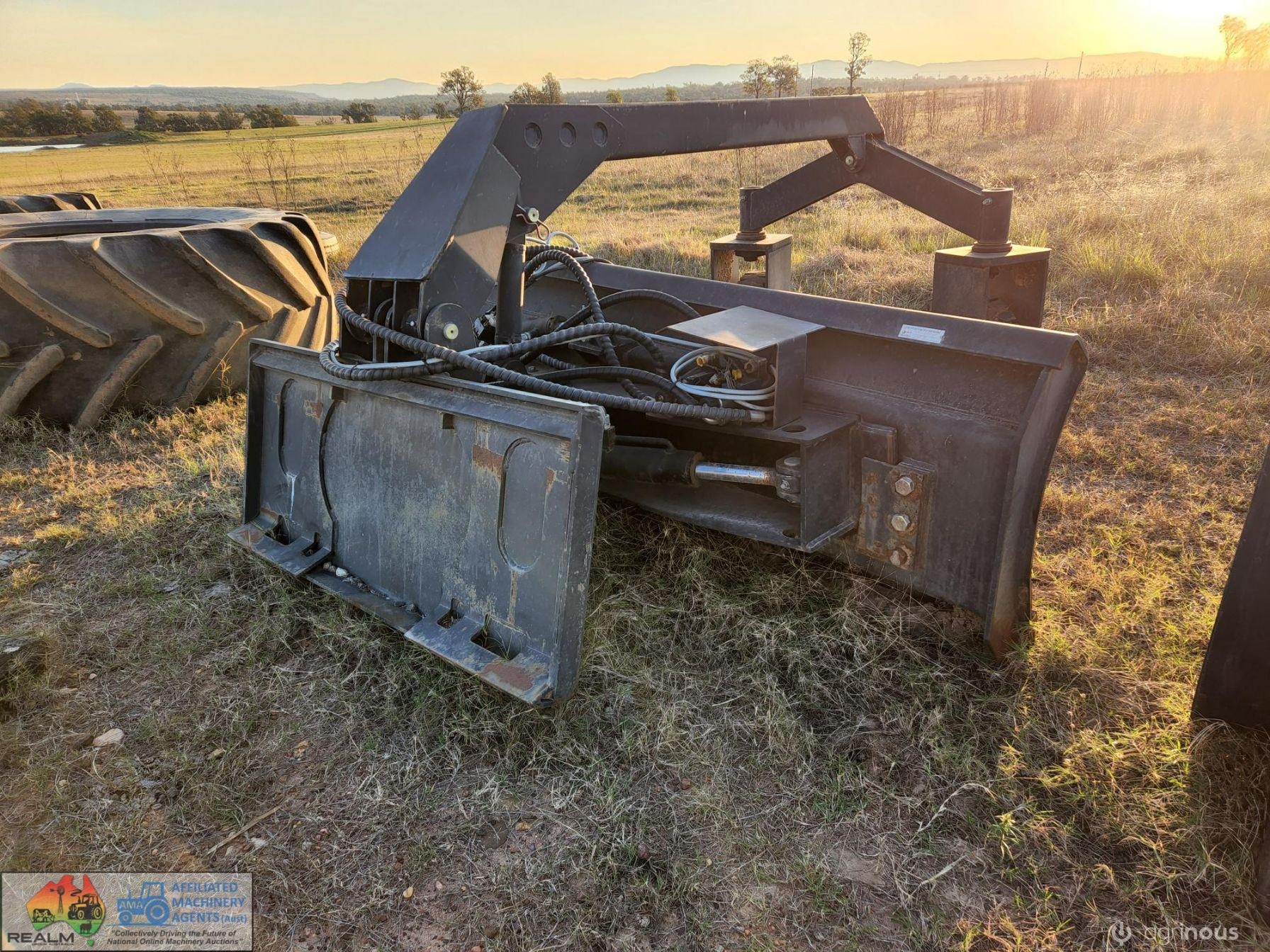 Skid Steer 6 way Grader Blade - photo 3