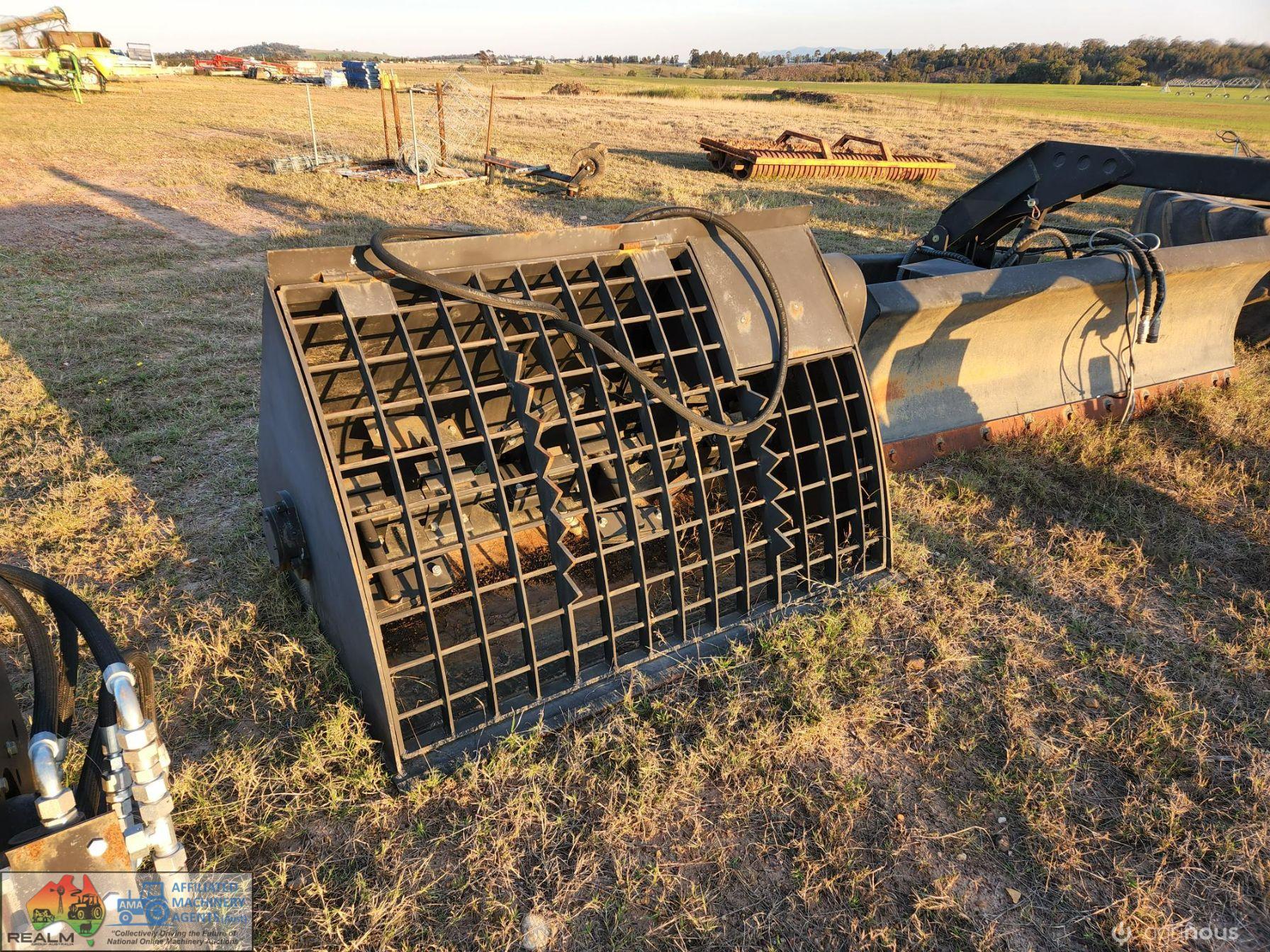Skid Steer Mount Hyd. Mixing Bucket